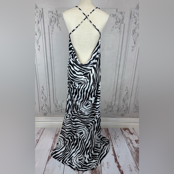 Zebra Print Spaghetti Strap Side Split Plunging Open Back Loose Fit Maxi Dress - Picture 8 of 14